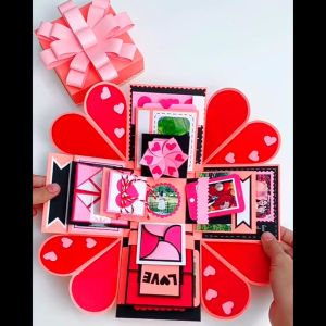 EKSPLOSION BOX HITAM PUTIH: Kado untuk Cewek & Kado Ulang Tahun Cewek