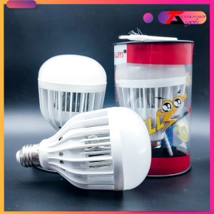 Bóng đèn led tiết kiệm điện năng 10W Tích hợp đèn bắt muỗi và côn trùng đèn bắt muỗi 3 chế độ sáng đèn kèm cọ vệ sinh