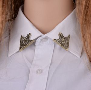 Ghim Cài Cổ Áo Sơ Mi Nam Nữ Hình Tam Giác Khắc Hoa Văn CATAMGIAC2
