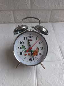 jam weker - jam beker - jam alarm - jam meja tanpa batrai - bunyi kring  (AYAM)