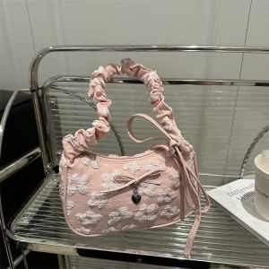 Túi đeo vai hoa sang trọng C & K với dây đeo xù và mặt hình trái tim cho nữ