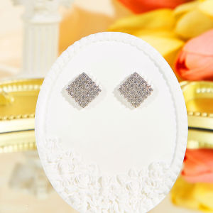 เครื่องประดับหูสุภาพสตรีหรูหราประดับเพชรทรงกลมขนาดเล็ก AAAA เพทายประกายระยิบระยับต่างหูเม็ดกลมอุปกรณ์ตกแต่งงานเลี้ยง SE971