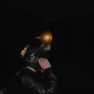 แสงที่แข็งแกร่งสำหรับการล่าสัตว์ไส้เลื่อน 12V ไฟฉายซีนอนแบบสวมศีรษะหมวกกันน็อคสว่างสุดๆ 128W ไฟหัวไก่ฟ้าตาสีทอง