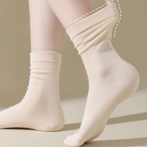 Stusty shop ถุงเท้ากีฬาลำลองสี Dopamine สำหรับผู้หญิง นุ่มและเป็นมิตรกับผิวหนัง ระบายอากาศและดูดซับเหงื่อได้โดยไม่ทำให้เท้าอับ ทันสมัยและใช้งานได้หลากหลายสำหรับเด็กสาว