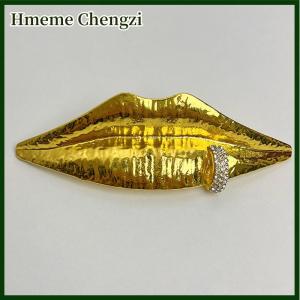 Hmeme Fashion Jewelry Lip Shaped Brooch For Women Party Gifts Exaggerative Accessories