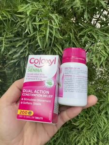 Viên uống hỗ trợ giảm táo bón Coloxyl With Senna - Sự kết hợp của hai thành phần hoạt tính giúp nhu động ruột dễ dàng hơn bằng cách làm mềm phân và kích thích các cơ trong ruột. Dạng viên dễ nuốt.