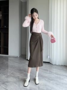 Ammin phong cách Hàn Quốc dây kéo eo cao thời trang xếp li ren-up thắt lưng kiểm soát Xẻ Bên Hông thiết kế t Chân Váy Ngắn giữa Chiều dài của phụ nữ 2024 mùa xuân và mùa thu một dòng thanh lịch Chống tiếp xúc đi lại Chân Váy Ngắn