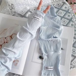 ผู้หญิงฤดูร้อนผ้าไหมน้ำแข็งป้องกันแสงแดดแขนเย็น ม่านบังแดดสีทึบหลวมแฟชั่นแขนระบายน้ำแข็งระบายอากาศได้