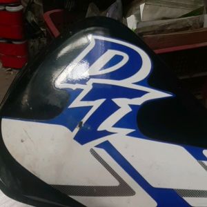 YAMAHA DT125/O1W FUEL TANK UNIT/ GAS TANK  WHOLE FIBERGLASS  (LOCALLY PRODUCED)  BRAND NEW WITH FEW SCRATCHES DUE TO HANDLING OF STOCK BUT MINIMAL  (-FTA-3)