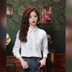 Ammin เสื้อเชิ๊ตปักลายแฟชั่นสำหรับผู้หญิงเสื้อเชิ๊ตผู้หญิงแขนยาวเสื้อเชิ๊ตลำลองเสื้อเชิ๊ตตัวหลวมเสื้อเชิ๊ตตัวยาวเสื้อเชิ๊ตตัวยาวเสื้อเชิ๊ตแฟชั่นแบบ2024 2024เข้าได้กับทุกชุดเสื้ออเนกประสงค์สไตล์ตะวันตก