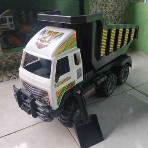 Truck Pasir Jumbo sebagai Kado Ulang Tahun
