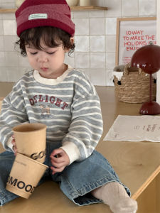 Boys striped sweatshirt and jeans set for autumn 2026 Korean-style childrens clothing for boys autumn outfits for kids