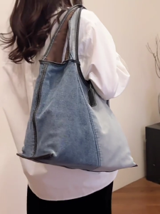 กระเป๋าสะพายไหล่ลุคสบายยีนส์กระเป๋าใต้วงแขนพร้อมกระเป๋าสตางค์กระเป๋าถือขนาดใหญ่ Comfort และประสิทธิภาพในสถานการณ์ต่างๆในชีวิตประจำวัน