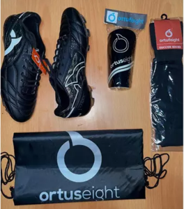 Paket Sepatu Bola Pria Dewasa Komplit Tas-Kaos kaki-Deker Terbaru SB002