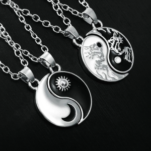 Yin and Yang Necklace for Sun Moon Stitching Pendant Suitable for Couples Necklaces with Adjustable Chains