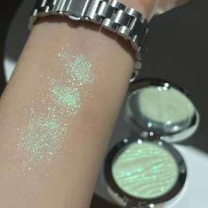 New Faiccia Super shimmering fairy highlighter powder colorful eyeshadow