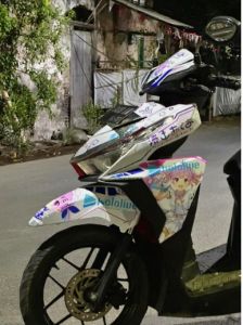 decal setiker full body vario 125  motif anime putih pink