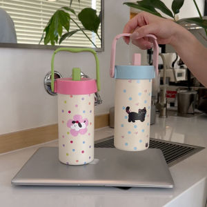 แก้วสแตนเลส 316 ทรงการ์ตูน พร้อมที่จับ ความจุ 600ML - 2 ชั้น รักษาอุณหภูมิ เก็บความเย็น 12 ชม. ร้อน 8 ชม. (สีชมพู/น้ำเงิน/แดง)