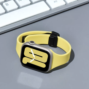 Small Silicone Watch Band Strap For Apple Watch S8/7/6/5/4/3/2/1 SE2 ULTRA Watch band for women iWatch 49MM 45 44 42 41 40 38 With Magnetic buckle