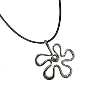 Irregular Flower Necklaces Flower Pendant Choker Chain Choker Necklaces Birthday Gifts Flower Necklaces Alloy Material