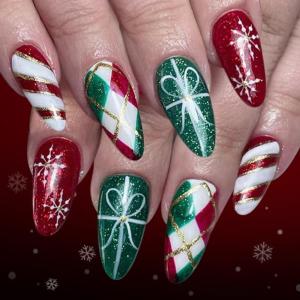 24Pcs Green Checkered Sparkling Press On Nail Holiday Snowflakes Santa Pattern NonToxic Lightweight Fake Nail