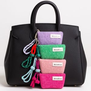 TEA7146 Square Plush Card Bags Mini with Heart Pendant Travel Coin Purse Small Ins Makeup Handbags Organizer