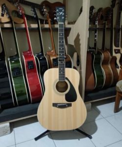 Gitar Akustik Yamaha F310 & Gitar Elektrik Custom High Quality