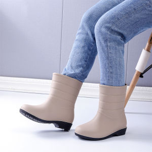 【New】Womens fashionable mid-calf rain boots a must-have for the rainy season Made of non-slip rubber these trendy and versatile rain boots are perfect for wearing outdoors Waterproof non-slip and durable 0120523