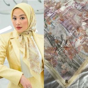 Hijab Segiempat Motif Buttonscraves Dubai Series Dengan Pin Logo B Looklike