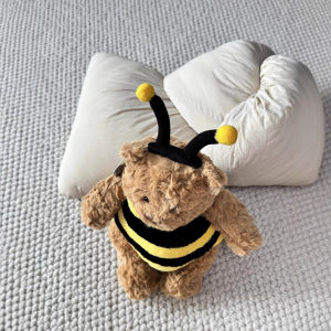 สหราชอาณาจักร JE ตุ๊กตาหมีบัมเบิลบีบาร์เซโลน่า ของขวัญตุ๊กตาสัตว์นุ่มสบาย ของขวัญใหม่ฤดูใบไม้ผลิฤดูร้อน