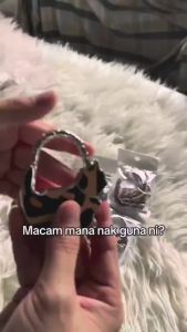 Foldable Cat Bag Hanger Desktop Bag HookDesk Bag Hanger Bag Hook Bag Hanger Alat Gantung Bag Di Meja