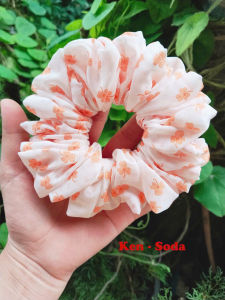 Cột tóc Scrunchies vải họa tiết hoa nhí size 13cm
