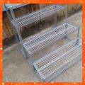 Kệ bậc thang sắt V lỗ 3 bậc_ 4 tầng (dạng vỉ ô lưới sắt ) để cây và hàng hóa. 