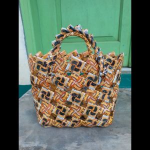 Tas anyaman wanita bekal belanja plesir piknik ataupun belanja dewasa mini kerajinan daur ulang kemasan bungkus minuman