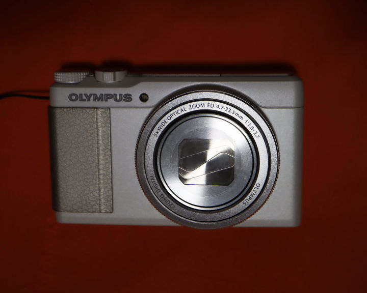 Olympus Stylus XZ-10 Ultra-Bright 26-130mm iZuiko f1.8-2.7 Olympus Stylus XZ-10 Ultra-Bright 26-130mm iZuiko f1.8-2.7