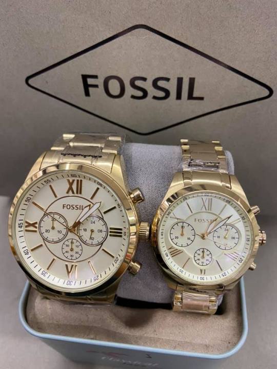 Couple watches fossil with on sale price