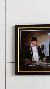 Hiasan Dinding Cetak Gambar Lukisan Foto dan Bingkai Tiga Ulama NU Ukuran 35cm x 52cm