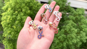 15Pcs Đầy Màu Sắc Trâm Cài y tá bác sĩ Men Pins Áo Khoác Túi Nút Ba Lô Quần Áo ghim cài ve áo