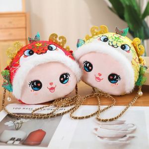 TSEVD เงินโชคดี กระเป๋าสะพายข้างตุ๊กตางูปี แพ็คเก็ตสีแดง แบบดั้งเดิมดั้งเดิม กระเป๋าเหรียญงูจีนผ้ากำมะหยี่ สร้างสรรค์และสร้างสรรค์ ตุ๊กตาผ้าพลัฌ กระเป๋าสตางค์เงินนำโชค เด็กๆเด็กๆ