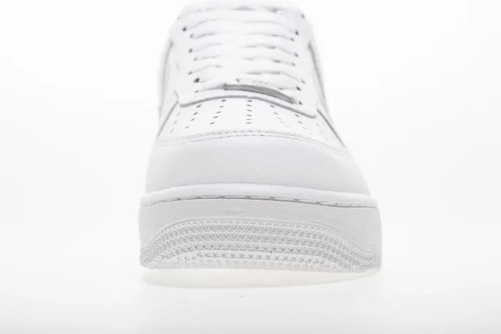 Gi%C3%A0y%20th%E1%BB%83%20thao%20Nike%20Air%20Force%201%20,%20ch%E1%BA%A5t%20li%E1%BB%87u%20da%20cao%20c%E1%BA%A5p%20,%20thi%E1%BA%BFt%20k%E1%BA%BF%20th%C3%B4ng%20minh%20,%20phong%20c%C3%A1ch%20tr%E1%BA%BB%20trung%20va%20n%C4%83ng%20%C4%91%E1%BB%99ng%20ph%C3%B9%20h%E1%BB%A3p%20v%E1%BB%9Bi%20m%E1%BB%8Di%20trang%20ph%E1%BB%A5c%20-%20Image%204