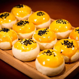 [BUY 10 FREE 10] Premium Salted Egg Yolk Manju – Soft Japanese Cake with Savory Custard Filling