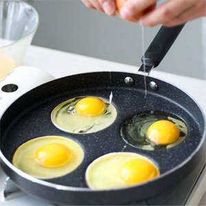 Non Stick Egg Pan Round 4-Hole Frying Pan Wooden Handle Egg Frying Pan Cookware Pancake Pan Suitable for Gas Stove Induction Cooker Fast Kuali Telur