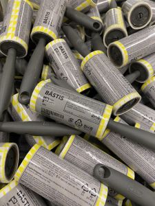 ลูกกลิ้งเก็บขนและฝุ่นบนเสื้อผ้า IKEA สีเทา ขนาด 7.5 ม.