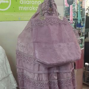 mukena) mukena sutra paris renda tile tingkat  kombinasi soroski muekna warna tas besi    mukena motif keong berkualitas