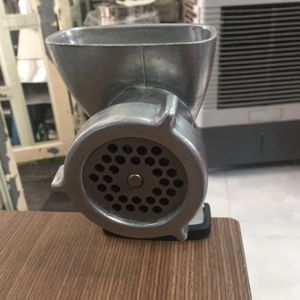 Máy xay thịt quay tay kiểu liên xô