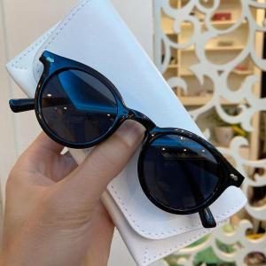 WE Kacamata Wanita Pria Optik Anti Sunglass Dengan Korean Fashion Small Candy Color Sunglasses Kacamata Hitam K33 4002 COD