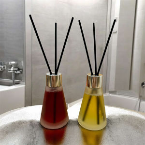 น้ำมันหอมระเหยอโรมาเธอราพีในครัวเรือนปลอดไฟ ห้องนอน น้ำหอมในห้อง น้ำหอมปรับอากาศ น้ำยาดับกลิ่นในห้องน้ำ อโรมาเทอ