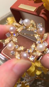 X2560-250 Freshwater Pearl Olive Branch Wreath Brooch Coat Pin Accessory Corsage