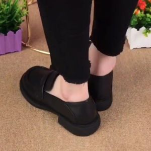 2025 New Slip-On Womens Shoes Soft Leather Flat Loafers British Style Versatile Genuine Leather Shoes for Spring and Autumn