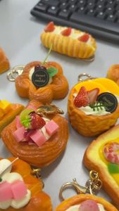 🔥IN Stocks🔥Cute Food Keychain  Realistic Bread Dessert Charm  Croissant Strawberry Cake Bag Pendant Gift